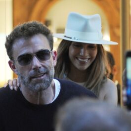 Jennifer Lopez și Ben Affleck la cumpărături în Milano în a doua lor lună de miere