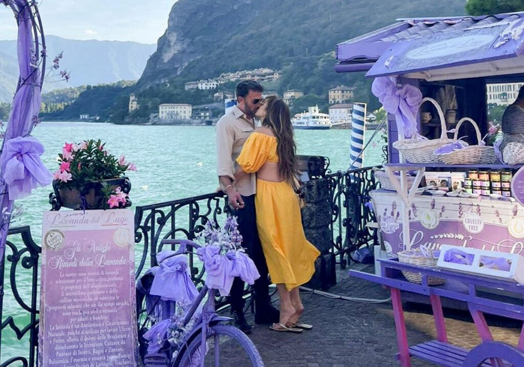 Jennifer Lopez și Ben Affleck s-au sărutat pasional la Lacul Como