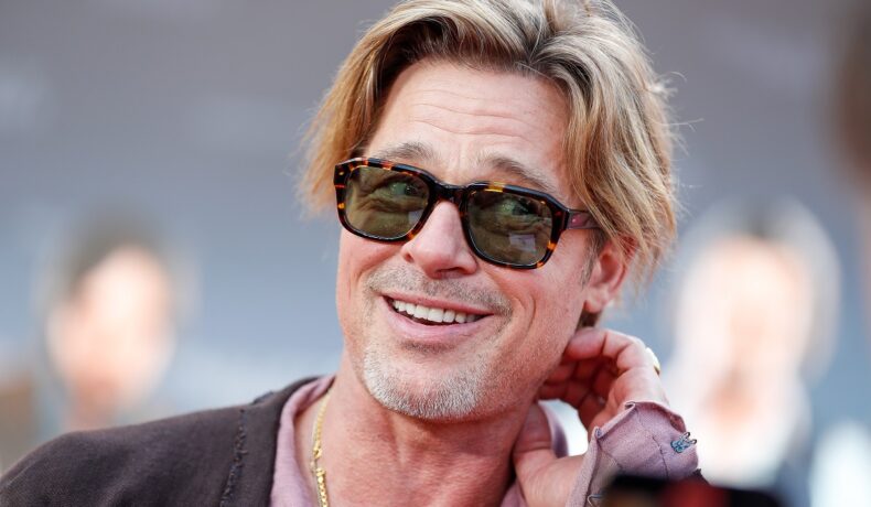 Brad Pitt a explicat de ce a purtat o fustă la premiera filmului Bullet Train din Berlin. Declarațiile actorului au fost surprinzătoare pentru fani