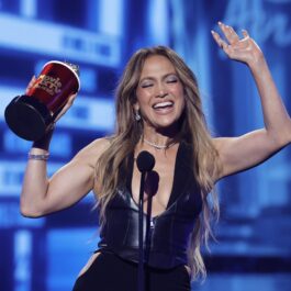 Jennifer Lopez la MTV Movie TV Awards 2022