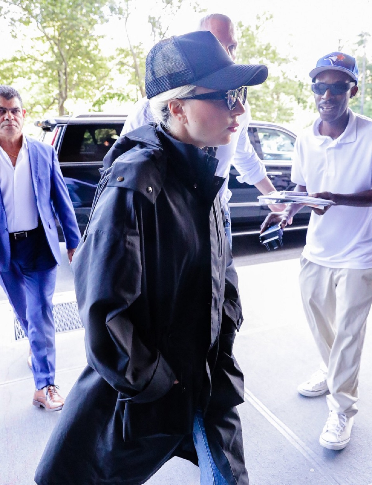 Lady Gaga a purtat un palton negru pe străzile din New York