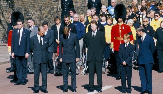 Înmormântarea Prințesei Diana. Motivul pentru care William și Harry, pe atunci copii, au fost nevoiți să meargă în urma sicriului