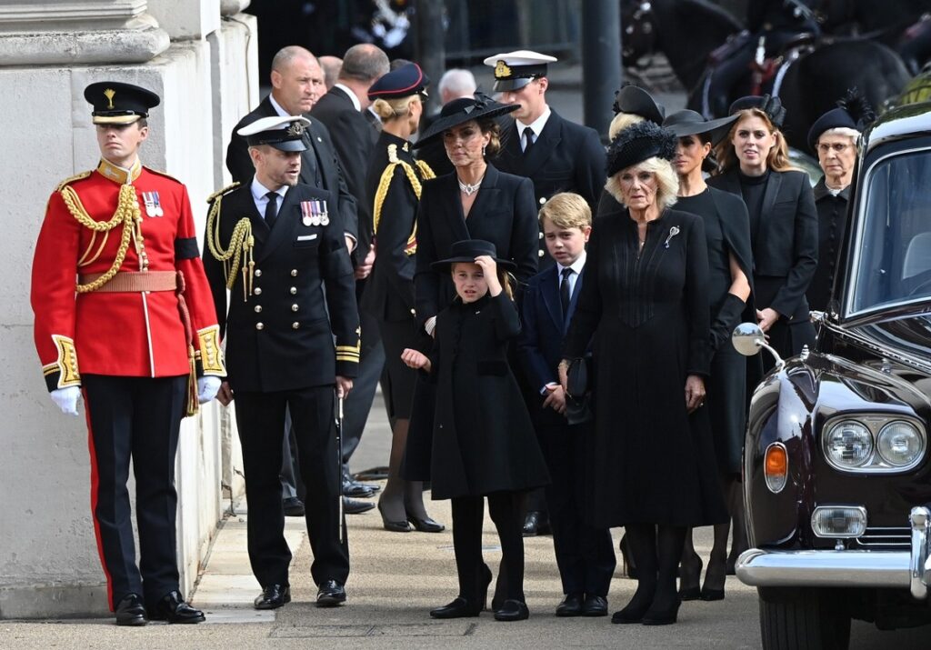 Membrii Familie REgale au ajuns la funeraliile Reginei Elsaibeta a II-a