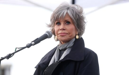Jane Fonda la o conferință publică din anul 2021