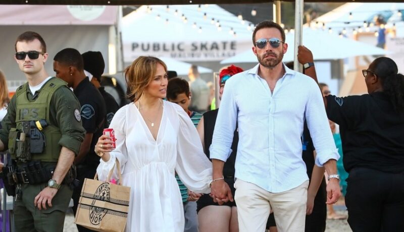 Jennifer Lopez și Ben Affleck au un nou membru al familiei. Cei doi soți au decis că este momentul pentru adopție