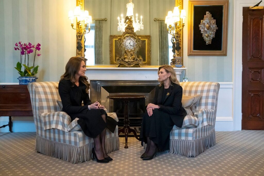 Kate Middleton s-a întâlnit cu Olena Zelenski într-o încăpere de la Palatul Buckingham