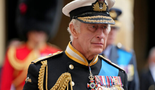 Regele Charles, în uniformă, la înmormântarea Reginei