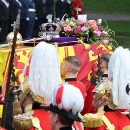 Sicriul Reginei Elisabeta a II-a condus la Castelul Windsor