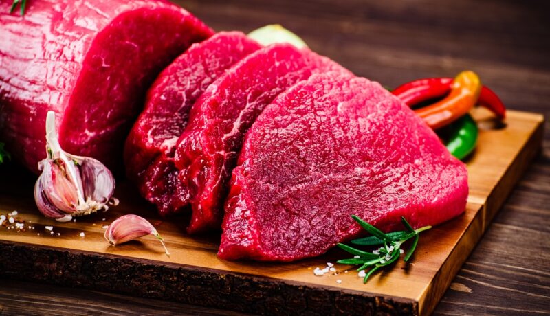 Ce se întâmplă în corpul tău dacă mănânci zilnic carne roșie. Uite ce spun cele mai recente studii ale specialiștilor