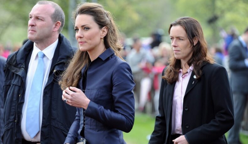 Kate Middleton alături de Emma Probert la un eveniment public