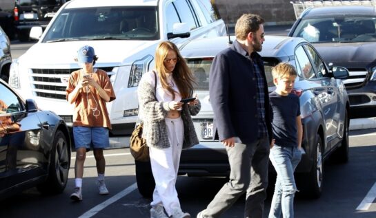 Jennifer Lopez și Ben Affleck au ieșit la cumpărături însoțiți de copiii lor. Cei doi s-au bucurat de timpul petrecut în familie