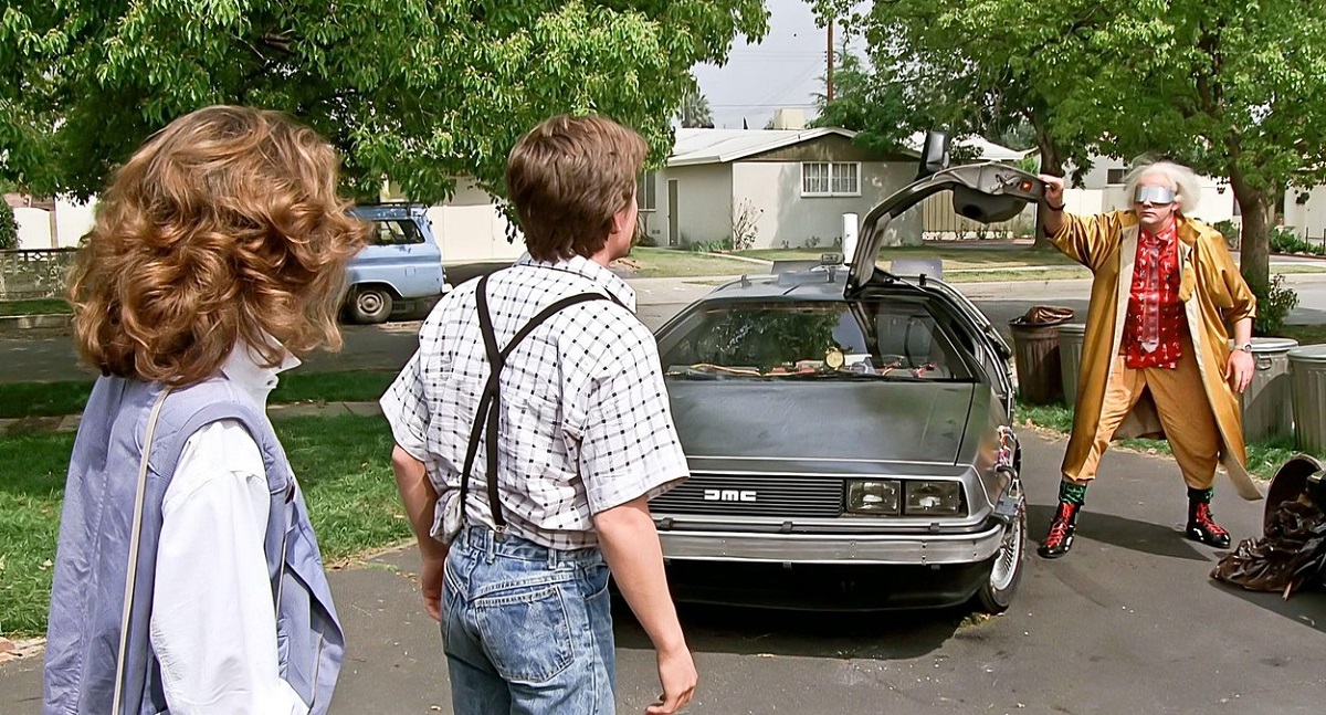 O scenă din serialul Back to the Future cu Michael J. Fox şi Christopher Lloyd în rolurile principale