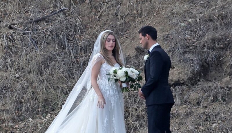 Taylor Lautner s-a căsătorit. Imagini de la nunta actorului care l-a interpretat pe Jacob Black în seria Twilight