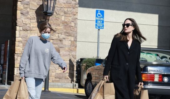 Angelina Jolie și Vivienne Jolie Pitt s-au relaxat la cumpărături. Actrița și fiica ei petrec timp de calitate împreună