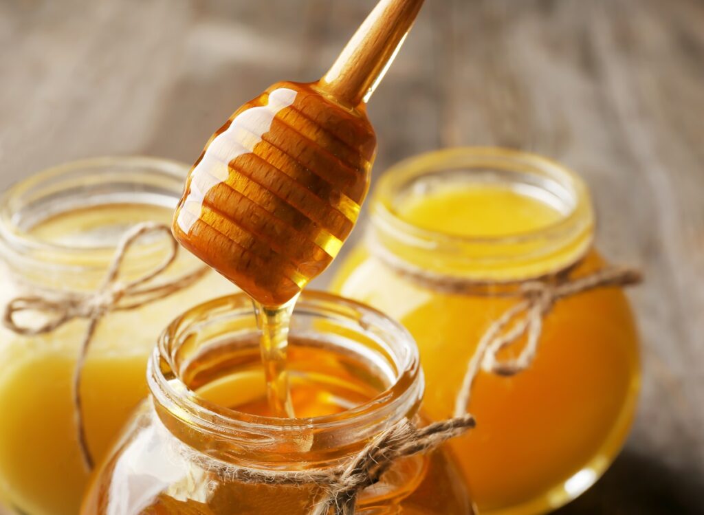 Ce se întâmplă după ce consumi două lingurițe de miere în fiecare zi. Beneficiile acestui produs pentru sănătate
