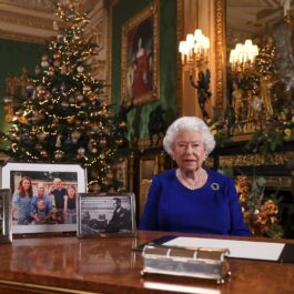 Regina Elisabeta a II-a la Castelul Windsor în anul 2021 de Crăciun