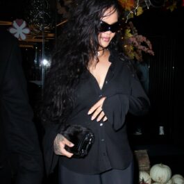 Rihanna, într-o ținută all black, pe stradă