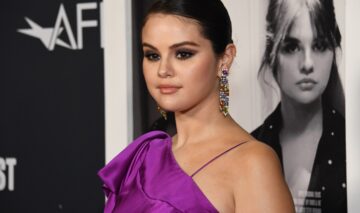 Selena Gomez a participat la premiera documentarului My Mind and Me. Actrița a purtat o rochie elegantă pe covorul roșu din Los Angeles