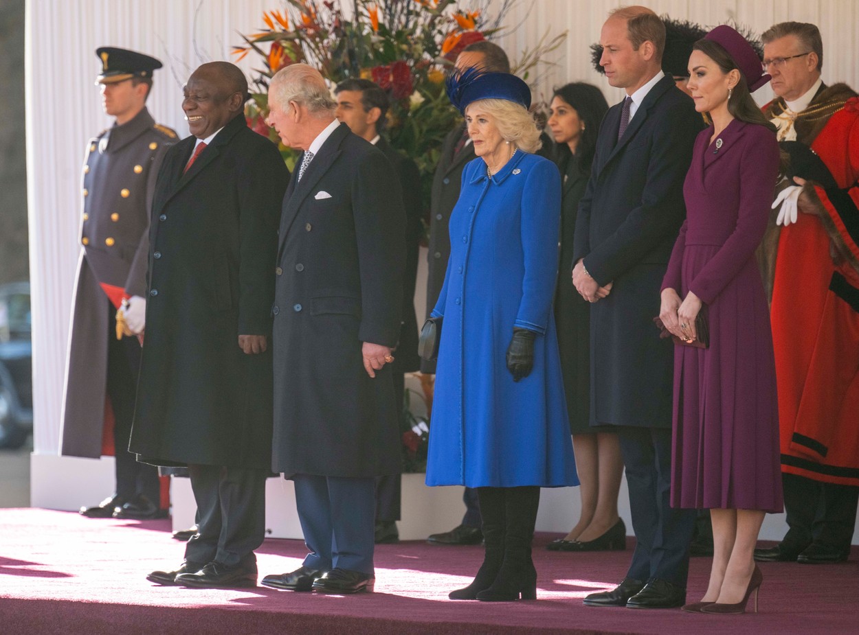 Regii Angliei și Prinții de Wales, la Palatul Buckingham, în timpul primirii președintelui sud-african