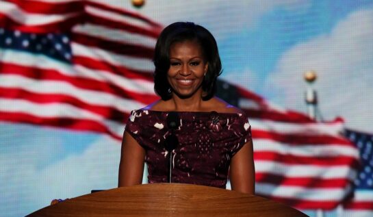 Michelle Obama are un look nou. Soția lui Barack Obama surprinde la 58 de ani