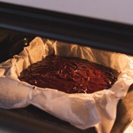 Blat de prăjitură cu cacao în cuptor