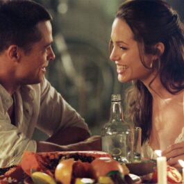 Brad Pitt și Angelina Jolie, într-un film, la o masă