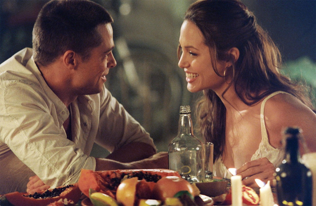 Brad Pitt și Angelina Jolie, într-un film, la o masă