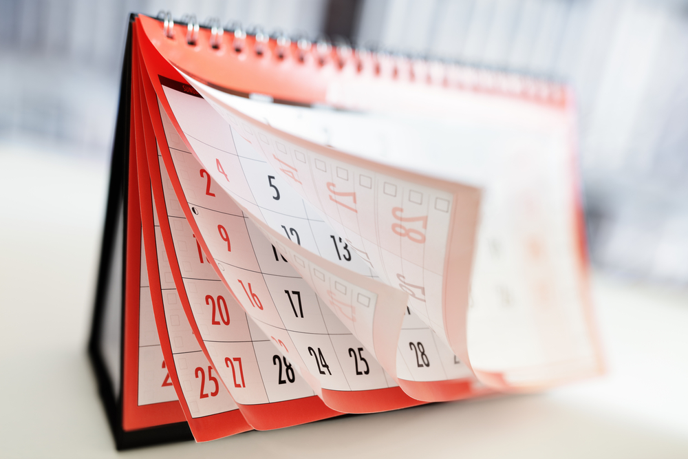 Calendar cu spirală și cadran roșu