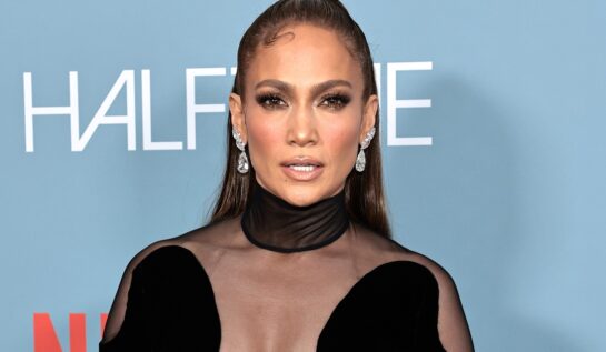 Jennifer Lopez a vorbit despre debutul său pe covorul roșu. Ce a purtat artista de-a lungul anilor