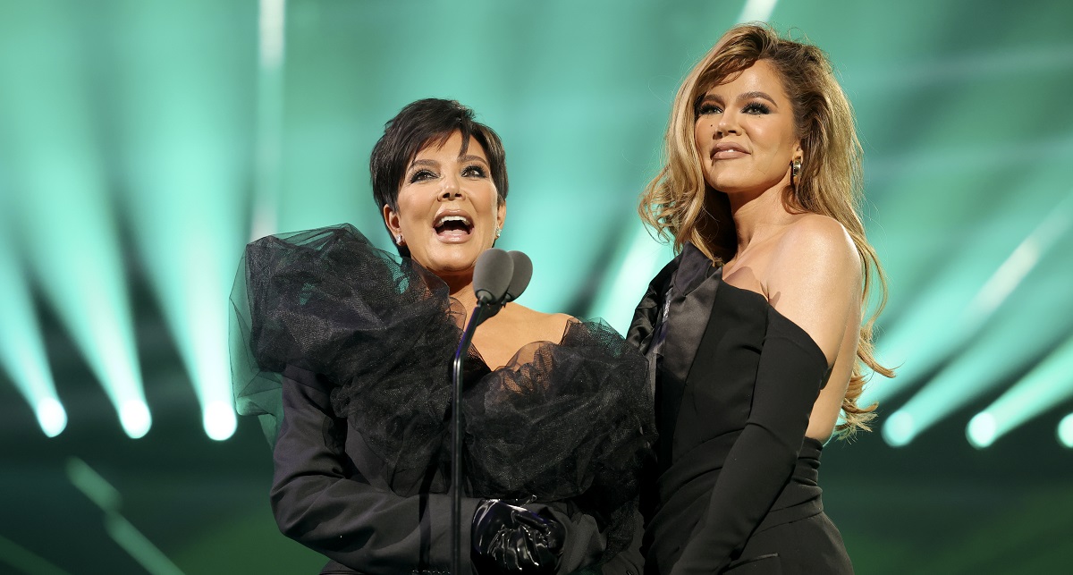 Khloé Kardashian alături de Kris Jenner la People’s Choice Awards 2022