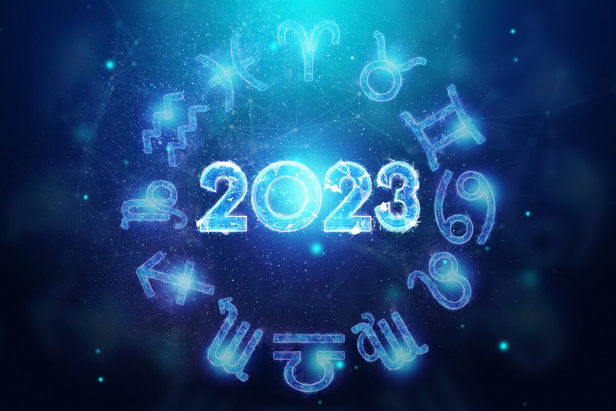 Harta astrală cu albastru în care este reprezentat horoscopul banilor pentru 2023