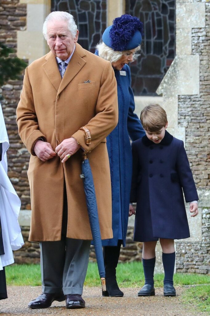 Regele Charles cu Regina Camilla și Prințul Louis