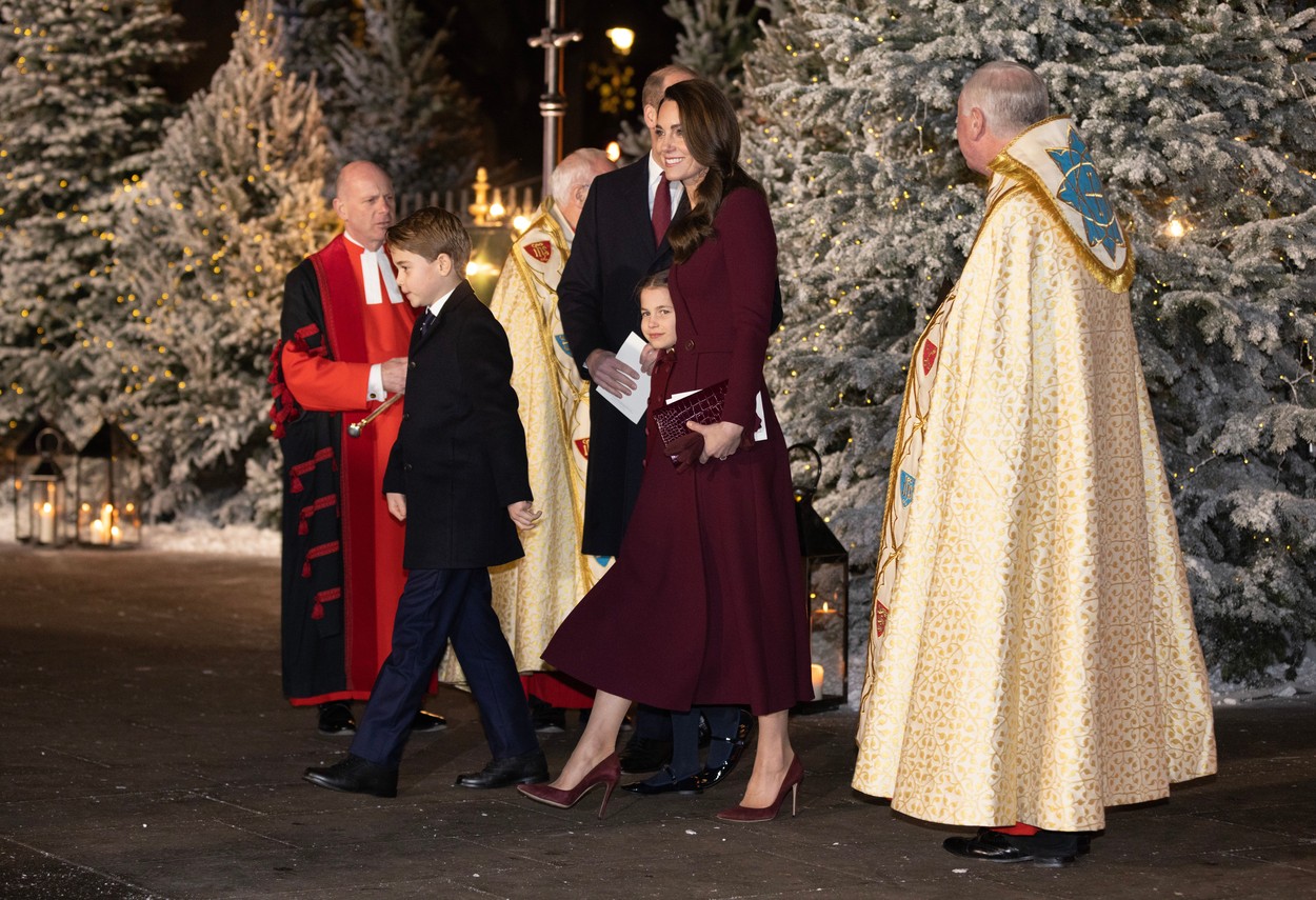 Kate Middleton alături de copiii ei, la concertul de Crăciun