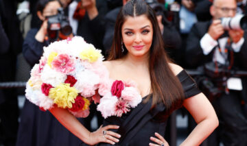 Aishwarya Rai, pe covorul roșu de la Cannes, într-o rochie neagră cu flori