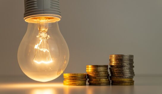 Cum poți să scazi costurile facturii de la electricitate. Sfaturi utile pe care să le aplici acasă