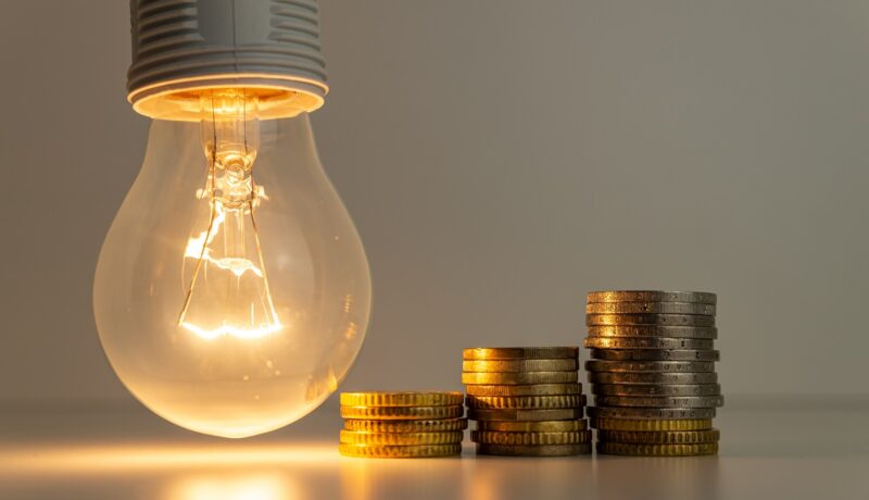 Cum poți să scazi costurile facturii de la electricitate. Sfaturi utile pe care să le aplici acasă