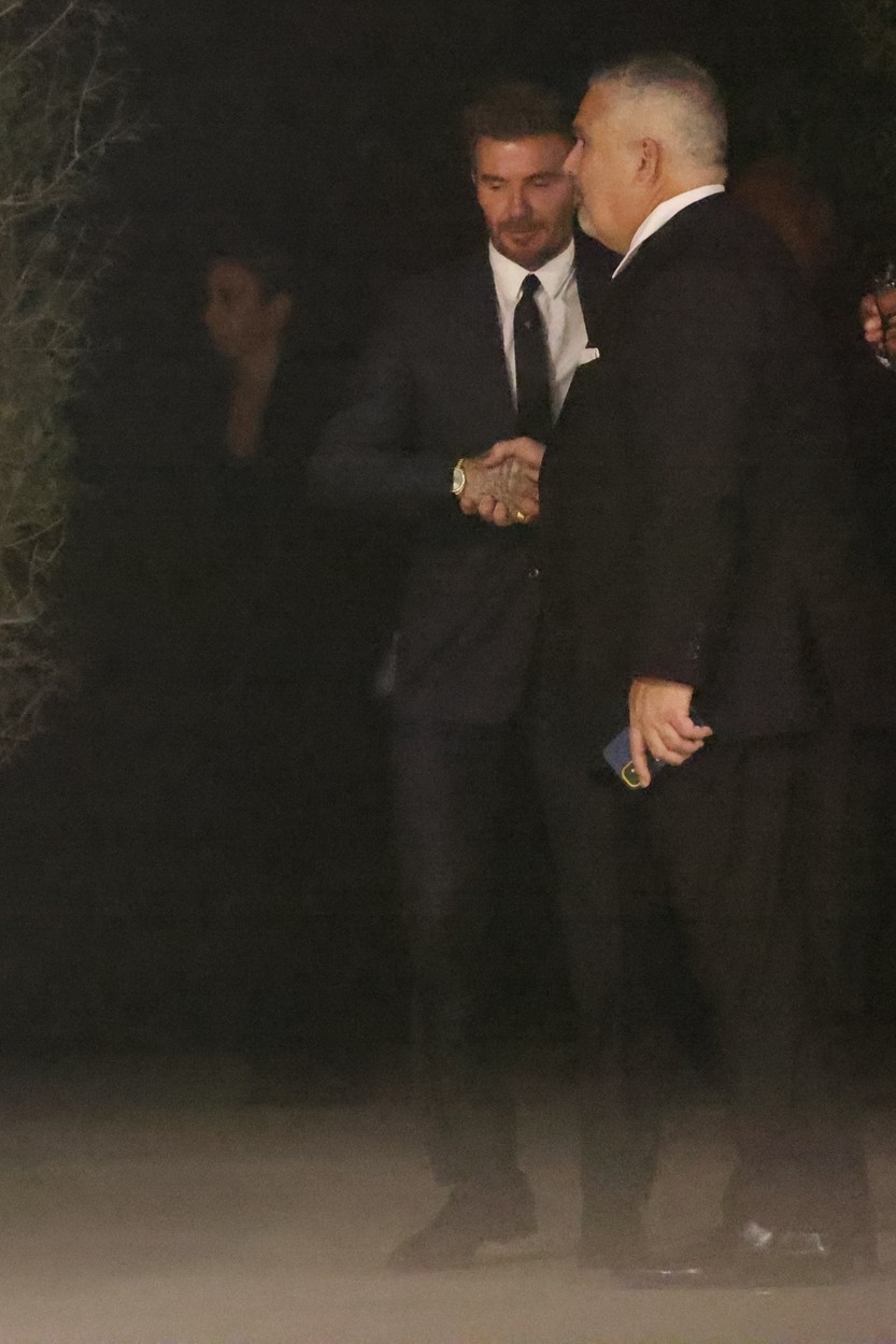 David Beckham se salută cu ceilalți invitați de la nunta lui Marc Anthony