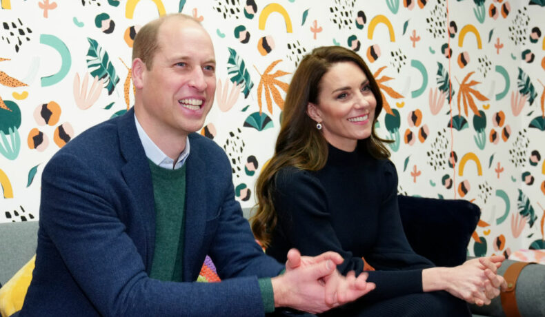 Kate Middleton și Prințul William, la un eveniment de caritate, zâmbitori