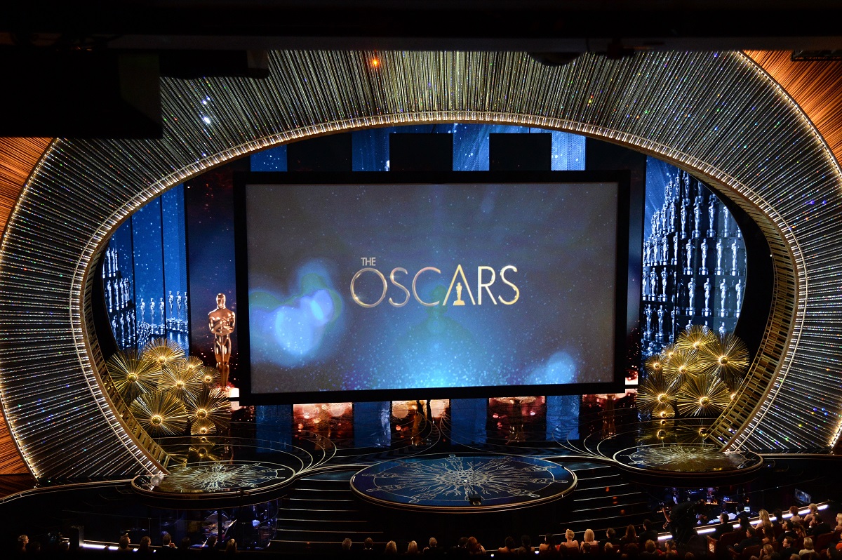 Scena premiilor Oscar care așteaptă concurenții nominalizați la Gala Premiilor Oscar în 2023