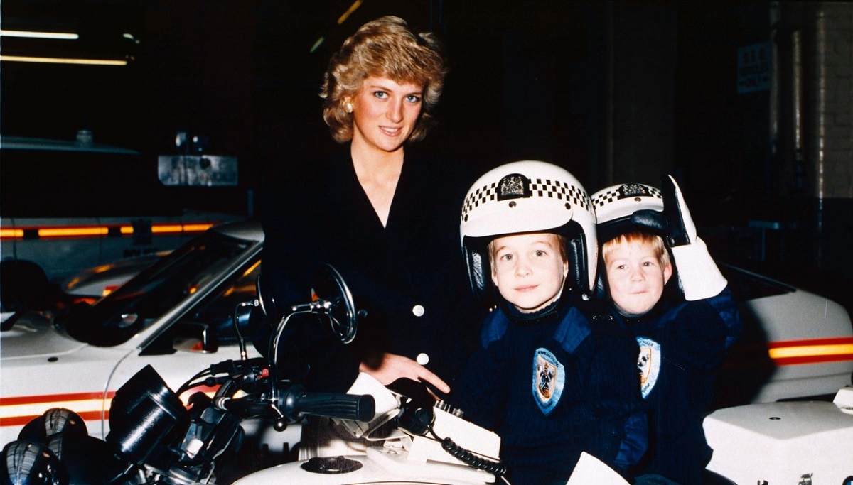Prințesa Diana alături de Prințul William și Prințul Harry