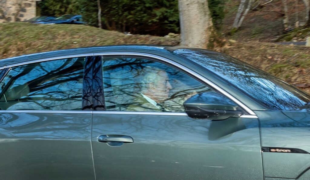 Regele Charles, la volanul unei mașini, în Scoția