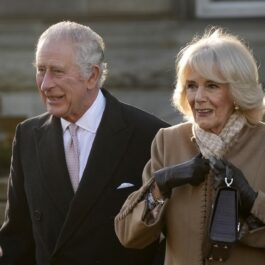 Regele Charles alături de Regina Camilla în vizită în Manchester