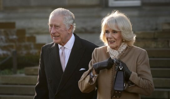 Regina Consort Camilla ar putea purta o coroană în valoare de un milion de lire sterline. Ce poveste ascunde bijuteria care i-a aparținut Reginei Mame