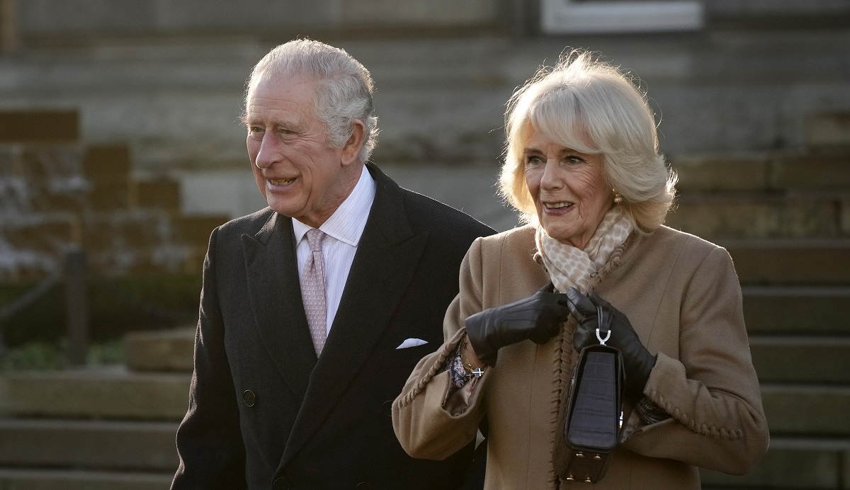 Regele Charles alături de Regina Camilla în vizită în Manchester