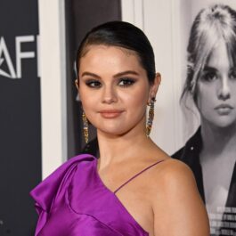 Selena Gomez într-o rochie violet la premiera filmului My Mind and Me