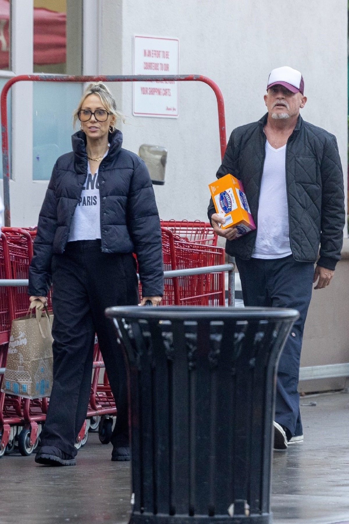 Tish Cyrus la cumpărături cu iubitul ei, Dominic Purcell
