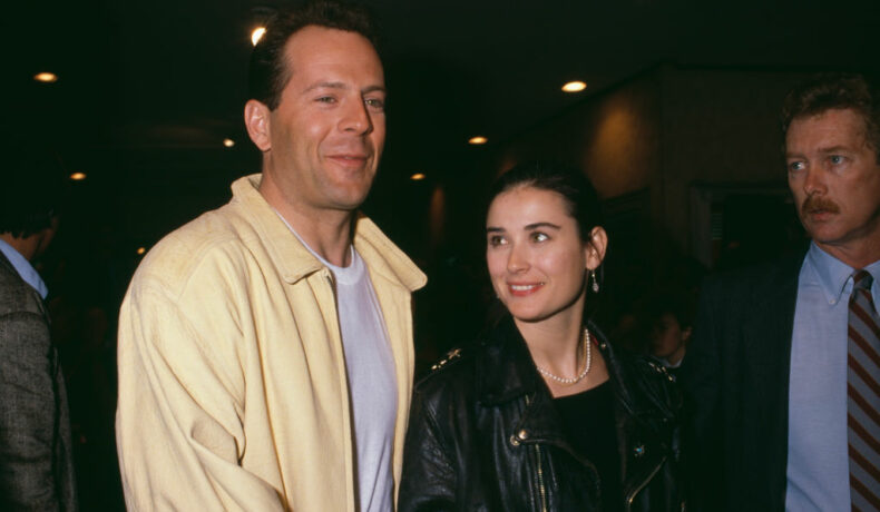 Bruce Willis și Demi Moore, la înceutul relației lor, la un eveniment