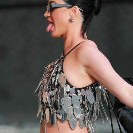 Katy Perry, într-o ținută excentrică, la Jimmy Kimmel Live