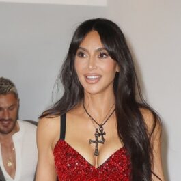 Kim Kardashian a participat la Săptămâna Modei de la Milano 2023 într-o ținută roșie