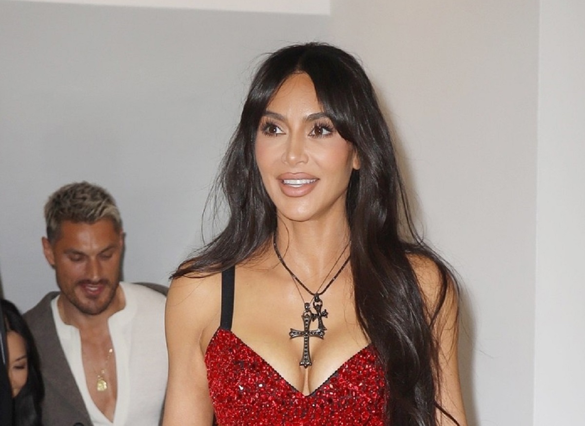 Kim Kardashian a participat la Săptămâna Modei de la Milano 2023 într-o ținută roșie